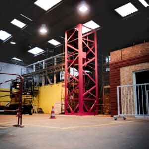 un site unique dédié à la formation : bâtiment de 2 600 m² sur 1 hectare, salles adaptées, cafétéria, zones de pratique à deux pas des cours pour gagner en efficacité